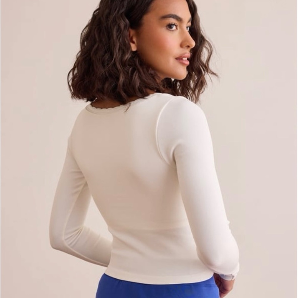 Altar’d State Long Sleeve Fitted Active Top – Cream Scalloped Neckline - Picture 6 of 6